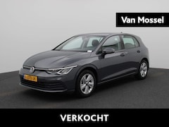 Volkswagen Golf - 1.0 eTSI Life 110 PK | Automaat | Navigatie | Adaptieve Cruise Control | Lane Assist |