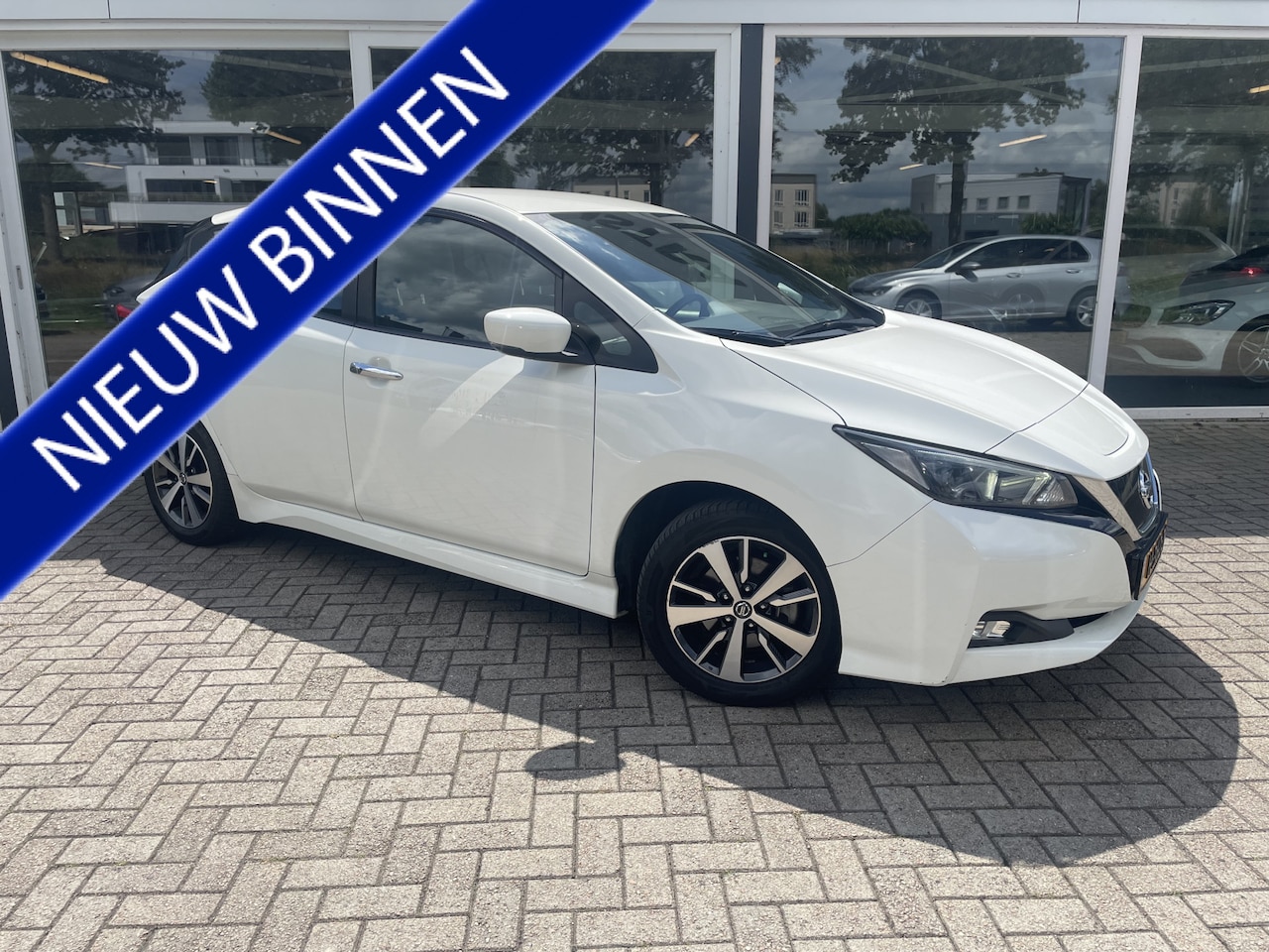 Nissan LEAF - Acenta 40 kWh 50% deal 5.475,- ACTIE Clima / Cruise / Camera / Navi - AutoWereld.nl