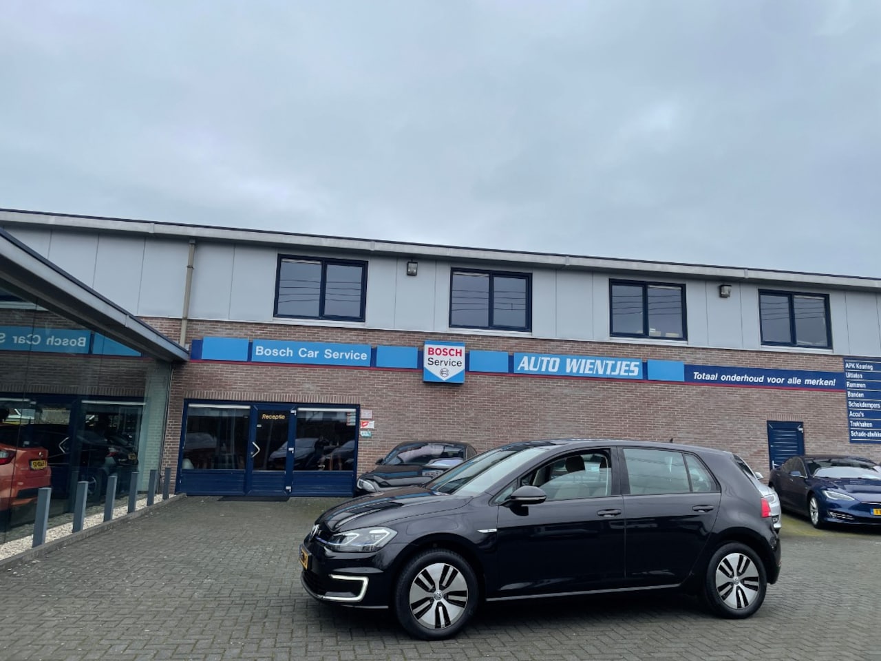 Volkswagen e-Golf - Aut | 36kWh Edition 5-Drs | SOH 91% | Leer | Navi - AutoWereld.nl