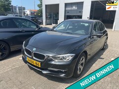 BMW 3-serie - 320i Upgrade Edition 170pk 2e eig. Clima Leder Navi Xenon