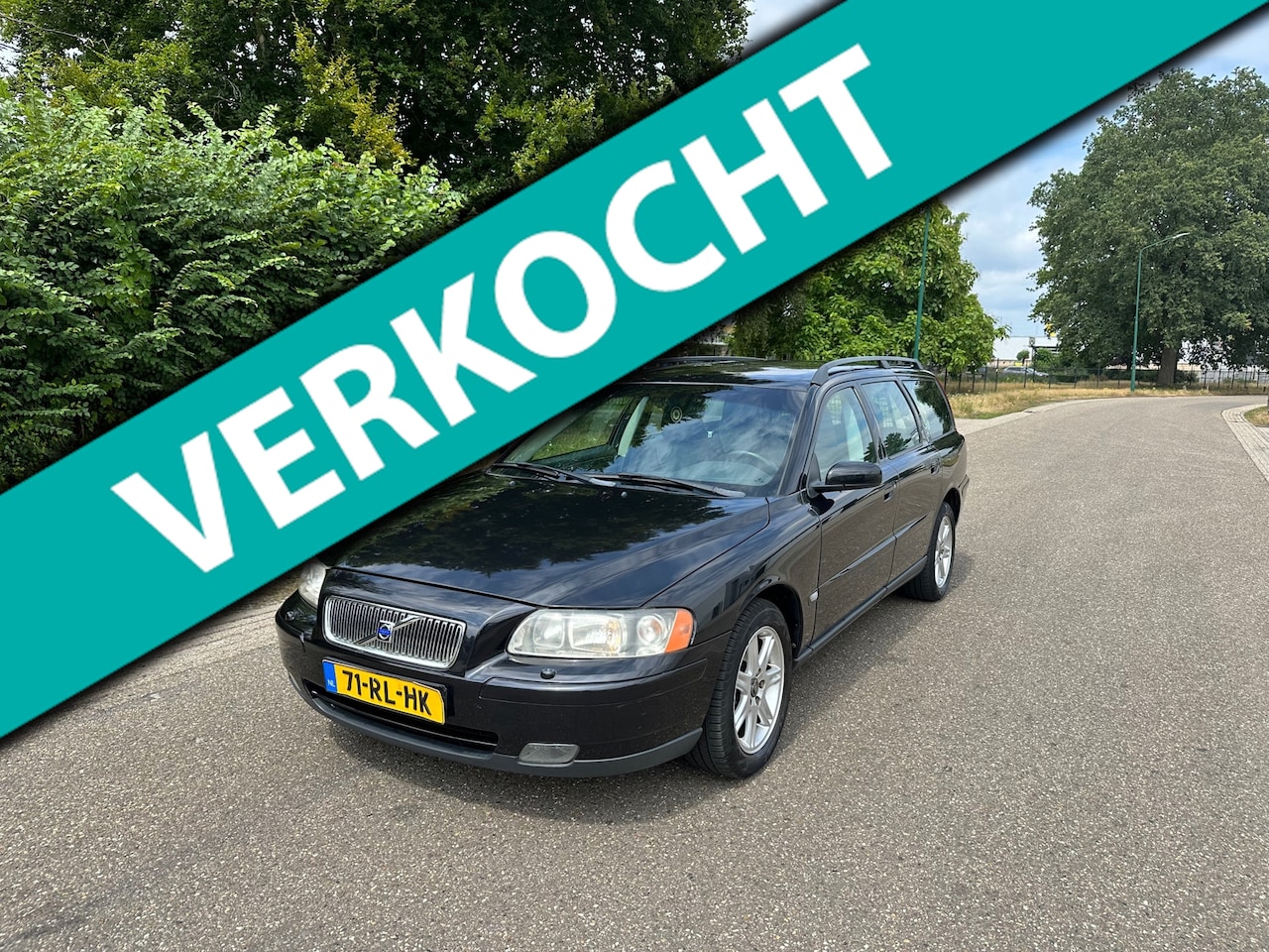 Volvo V70 - 2.4 Momentum LEDER/STOELVERW/NIEUWE APK/MOOIE AUTO - AutoWereld.nl