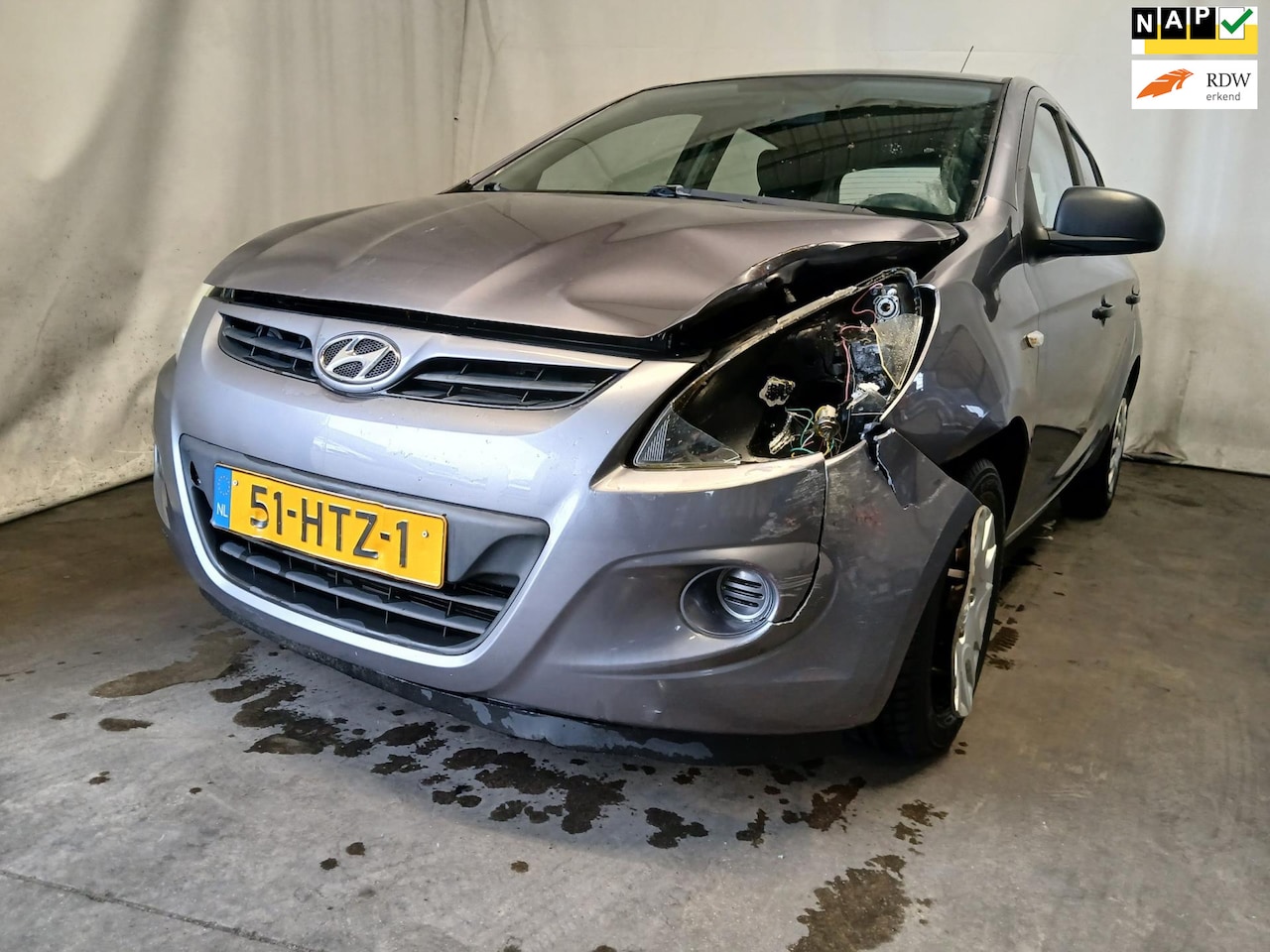 Hyundai i20 - 1.2i ActiveVersion - Schade - AutoWereld.nl