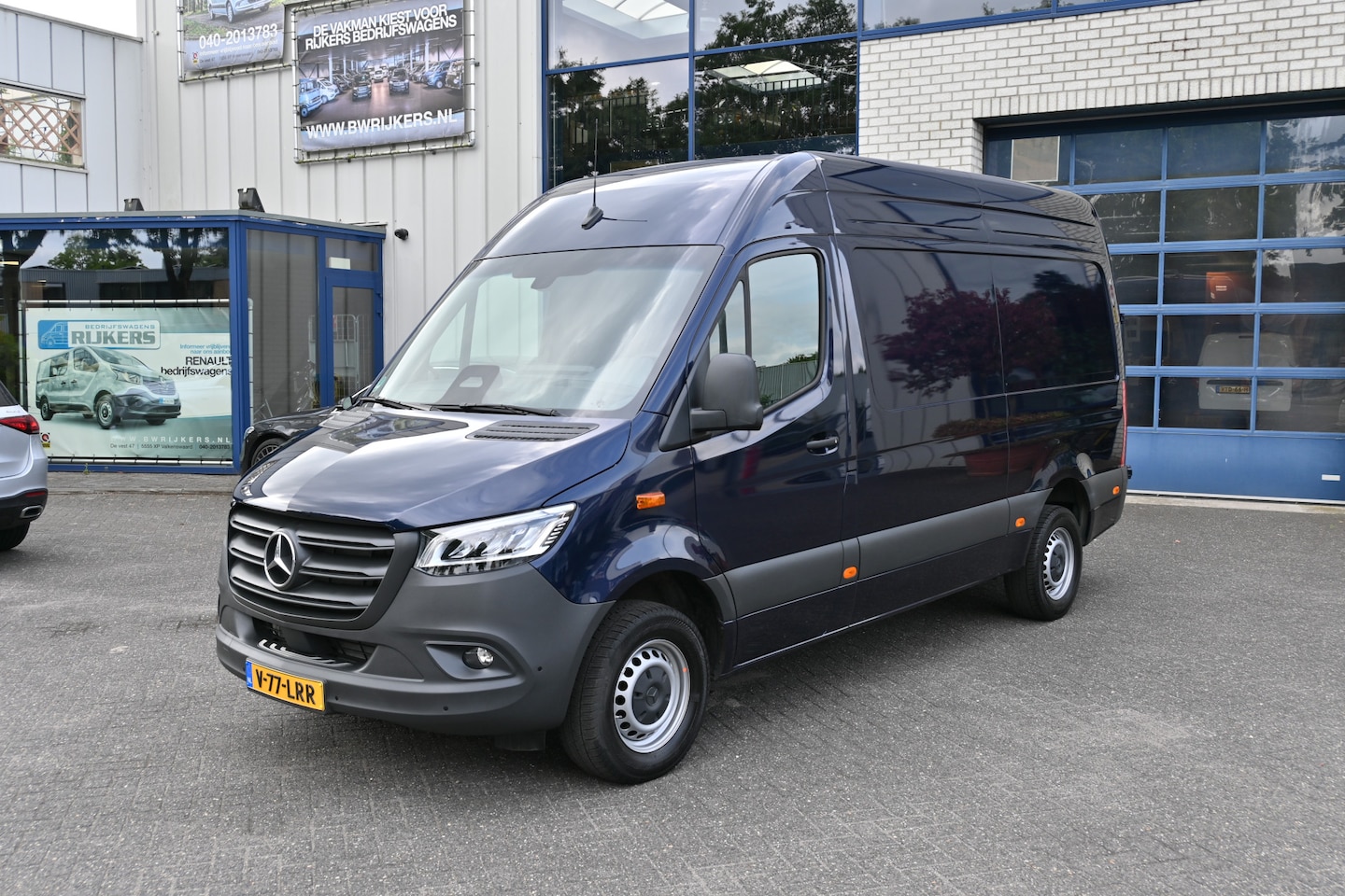 Mercedes-Benz Sprinter - 317 CDI L2H2 Pro HD LED, Navigatie met parkeerpakket, Stoelverwarming, Etc. - AutoWereld.nl