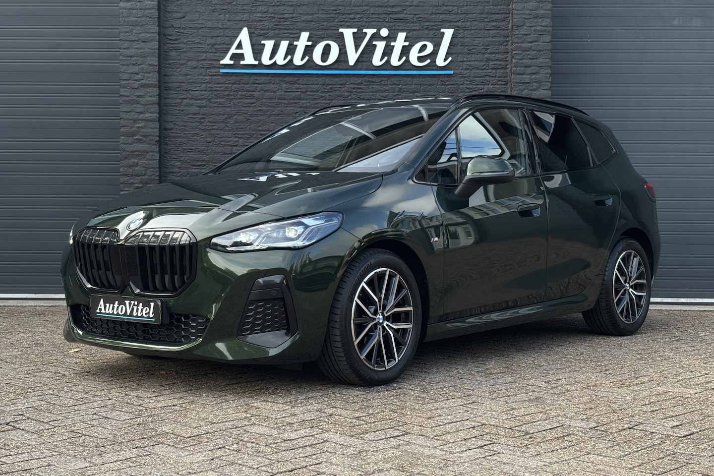BMW 2-serie Active Tourer - 218i M-Sport | Trekhaak | Sportstoelen | Adaptive Cruise | Adaptief M-onderstel - AutoWereld.nl