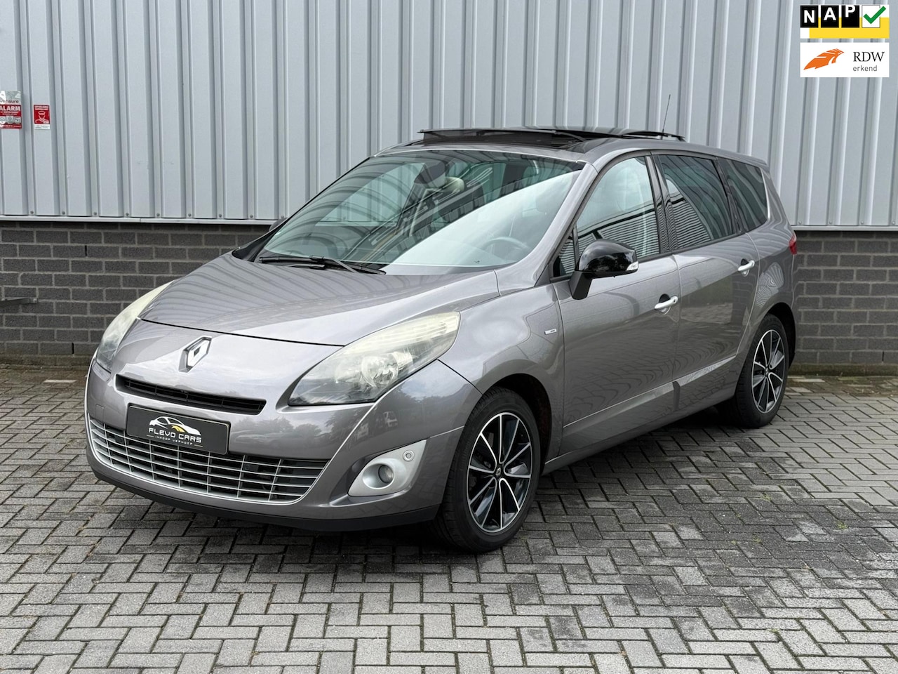 Renault Grand Scénic - 2.0 Bose |Automaat|Pano|Navi|CruiseCtrl|PDC| - AutoWereld.nl