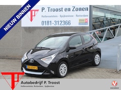 Toyota Aygo - 1.0 VVT-i x-play Airco/Achteruitrijcamera/Apple carplay/Bluetooth/DAB+/Toerenteller/Multif