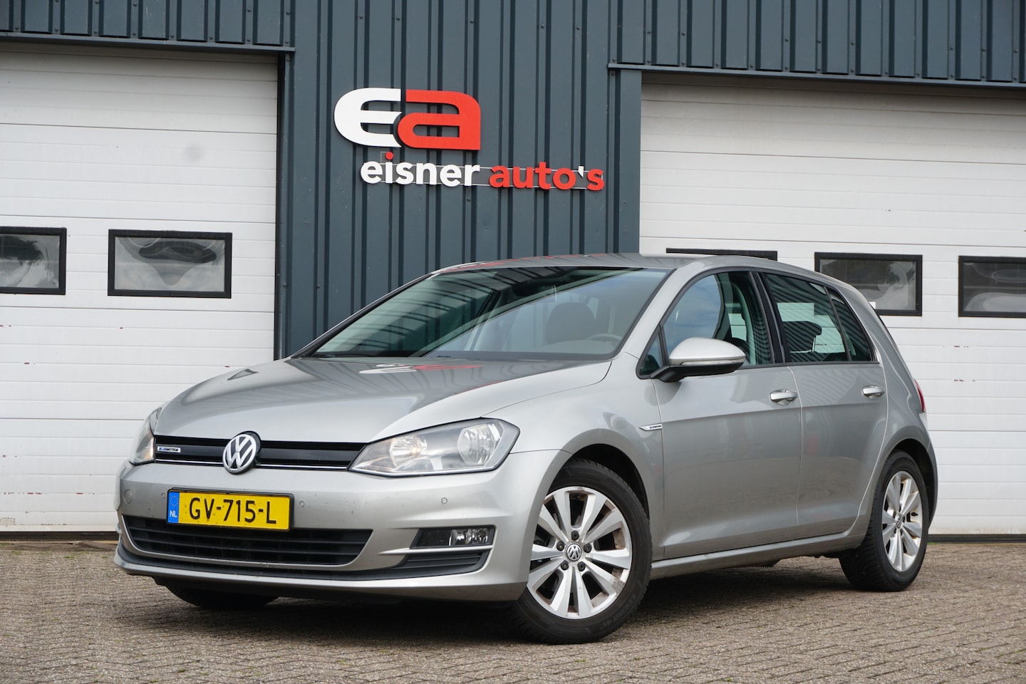 Volkswagen Golf - 1.0 TSI Comfortline | CAMERA | TREKHAAK | CLIMA | PDC V+A | - AutoWereld.nl