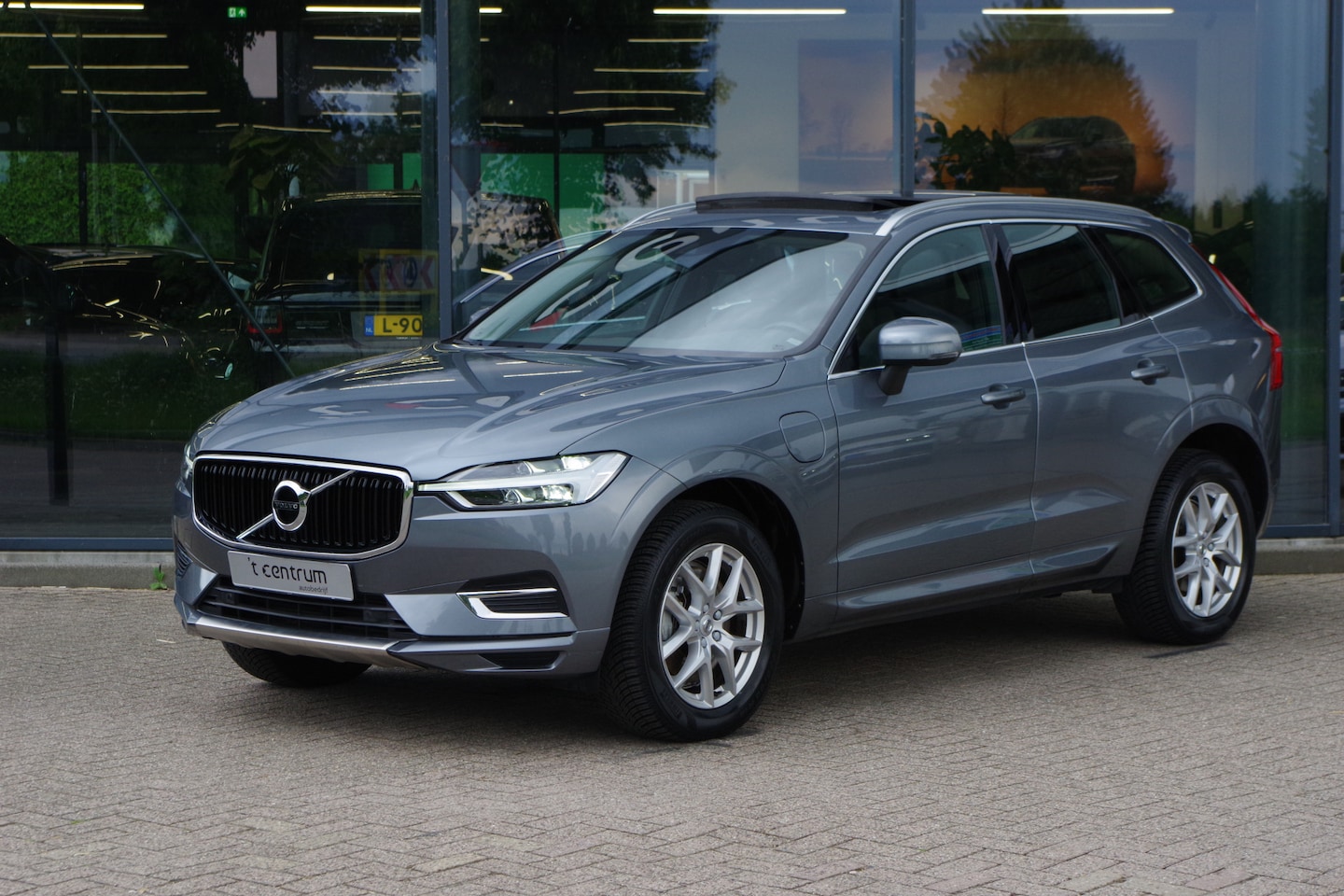 Volvo XC60 - 2.0 Recharge T8 AWD 390 PK Inscription PHEV, Leder, Panoramadak, Keyless, Camera, LED - AutoWereld.nl