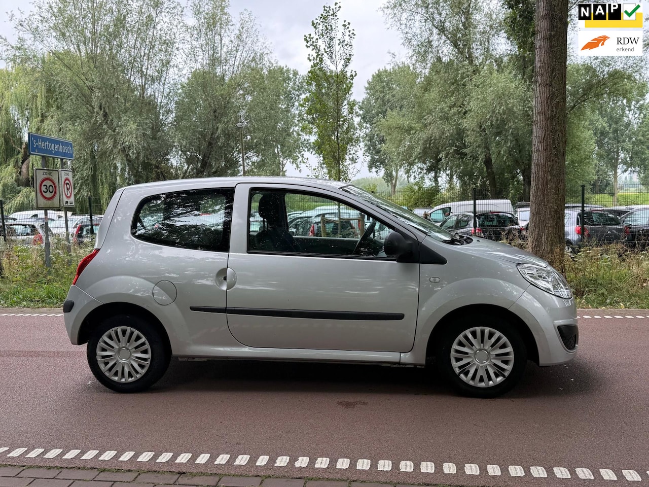 Renault Twingo - 1.2 Authentique LEKKE KOPAKING ! - AutoWereld.nl