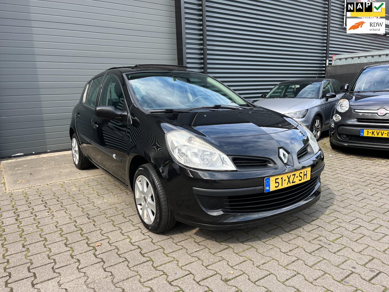 Renault Clio - 1.2-16V Business Line AIRCO/PANORAMDAK - AutoWereld.nl