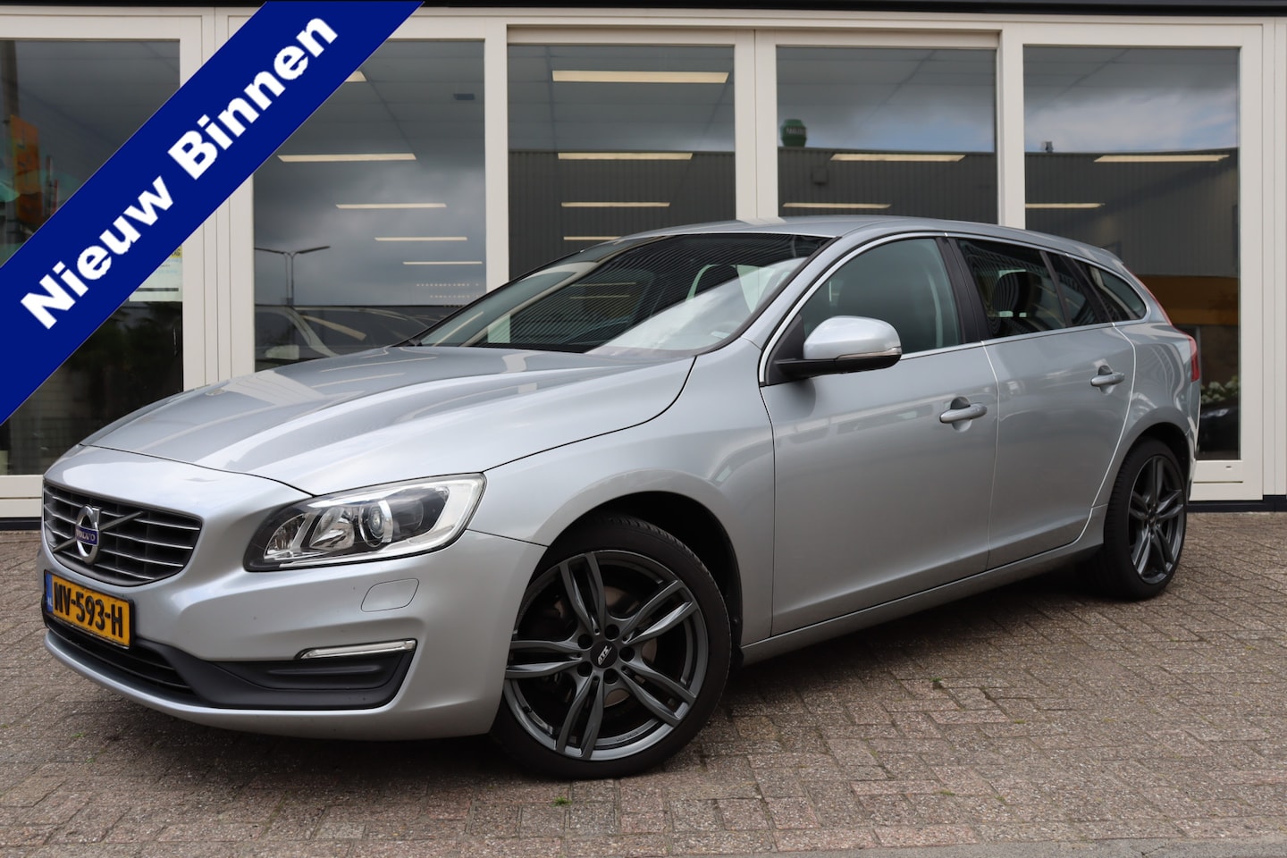 Volvo V60 - 2.0 D3 Nordic 2.0 D3 150 Pk Nordic+, Airco, Cruise Control, Stoelverwarming, PDC A, Prijs Is Rijklaar In - AutoWereld.nl