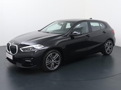 BMW 1-serie - 118i Executive Edition | 140 PK | Automaat | Climate control | Navigatiesysteem | Sportlin