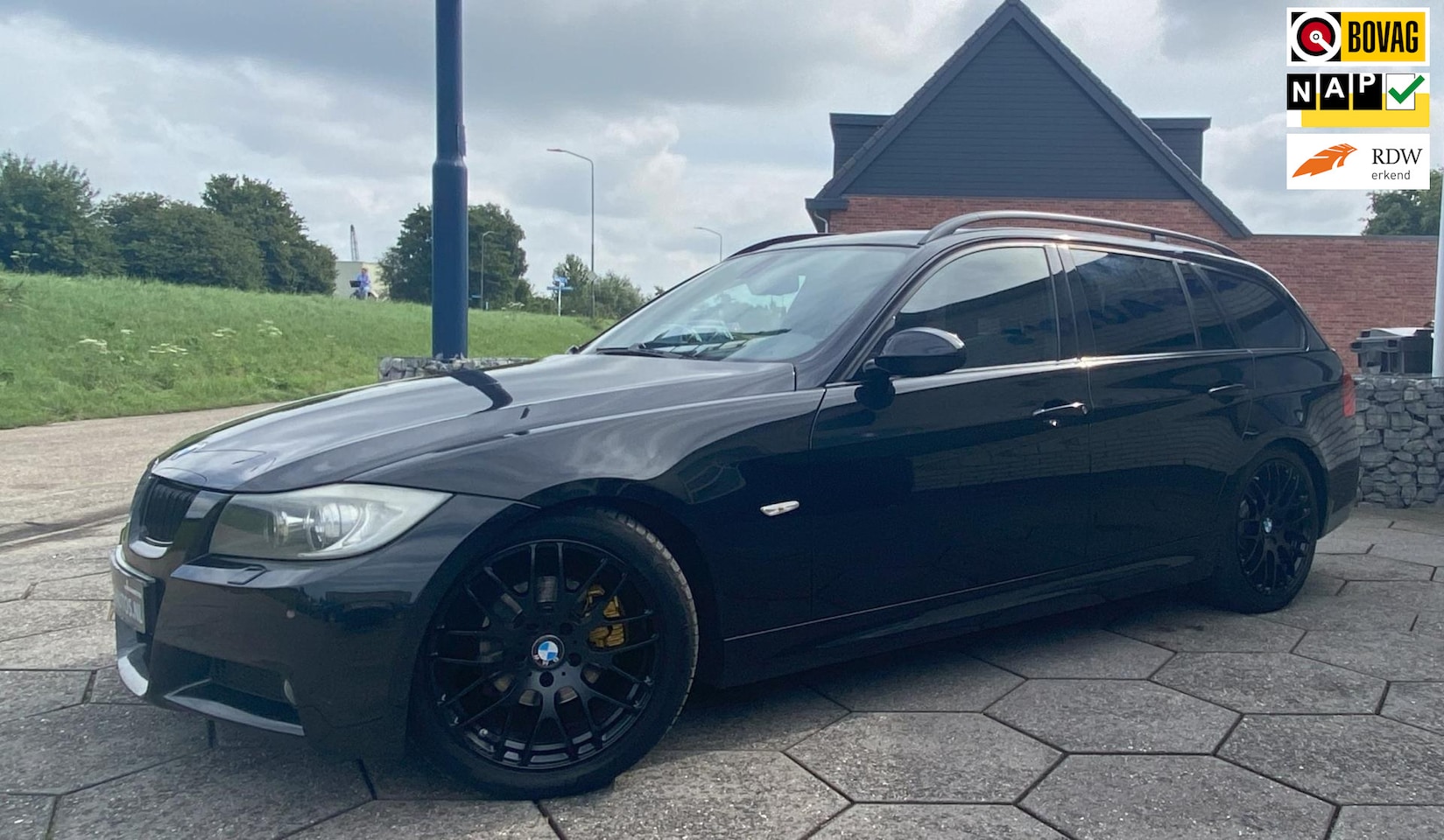 BMW 3-serie Touring - 325i High Executive/ Leer/ Pano/ Export - AutoWereld.nl
