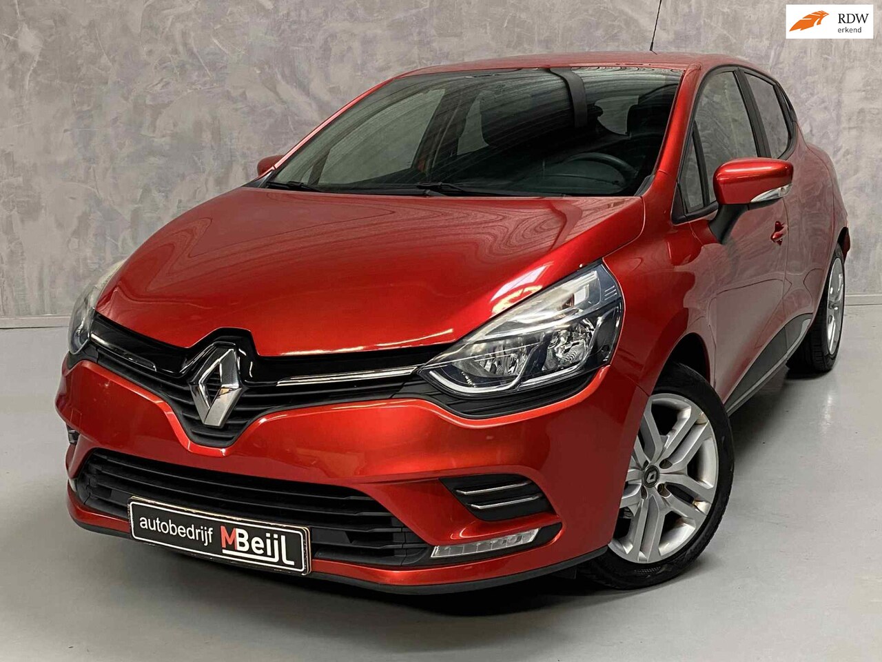 Renault Clio - 0.9 TCe Zen /Navi /Parkeersensoren /Facelift - AutoWereld.nl