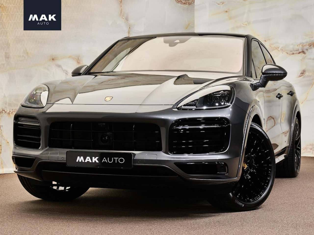 Porsche Cayenne Coupé - 3.0 E-Hybrid 3.0 E-Hybrid, SportDesign, Burmester, PDLS, sp.chrono, sp.uitlaat, pano, luchtv., tr.haak, - AutoWereld.nl