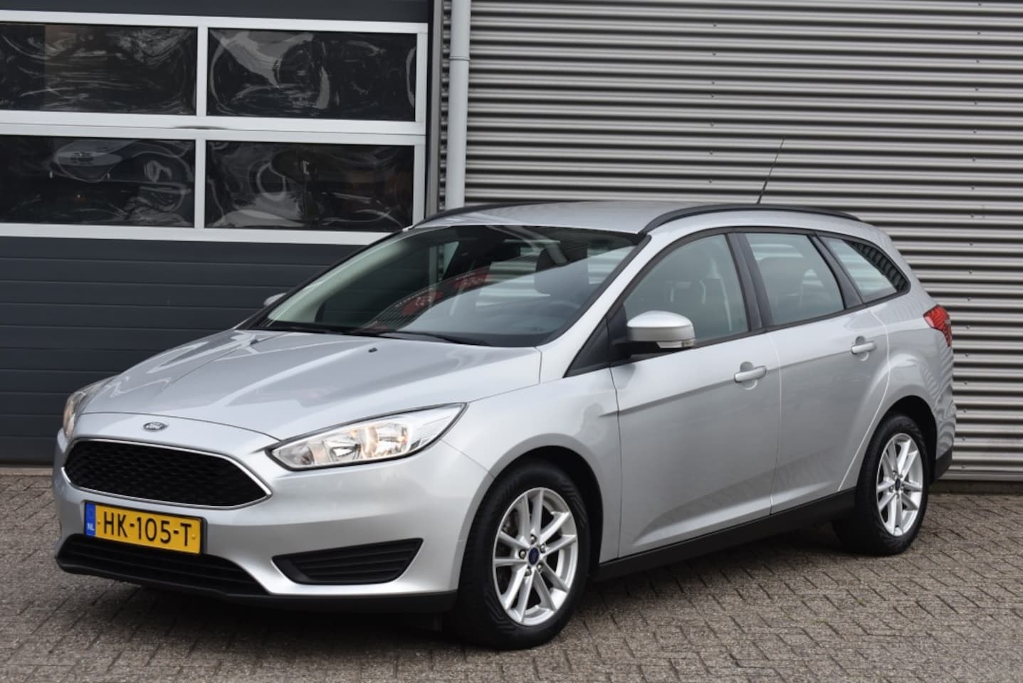 Ford Focus - 1.5 TDCI TREND / NAVI / AIRCO / CRUISE CONTROLE - AutoWereld.nl
