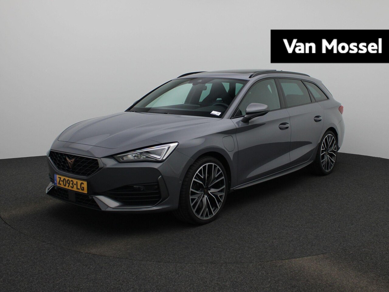 CUPRA Leon Sportstourer - 1.4 e-Hybrid VZ Performance Limited | DEMO | PANORAMADAK | ELEK.LAADKLEP | CAMERA | STOEL- - AutoWereld.nl