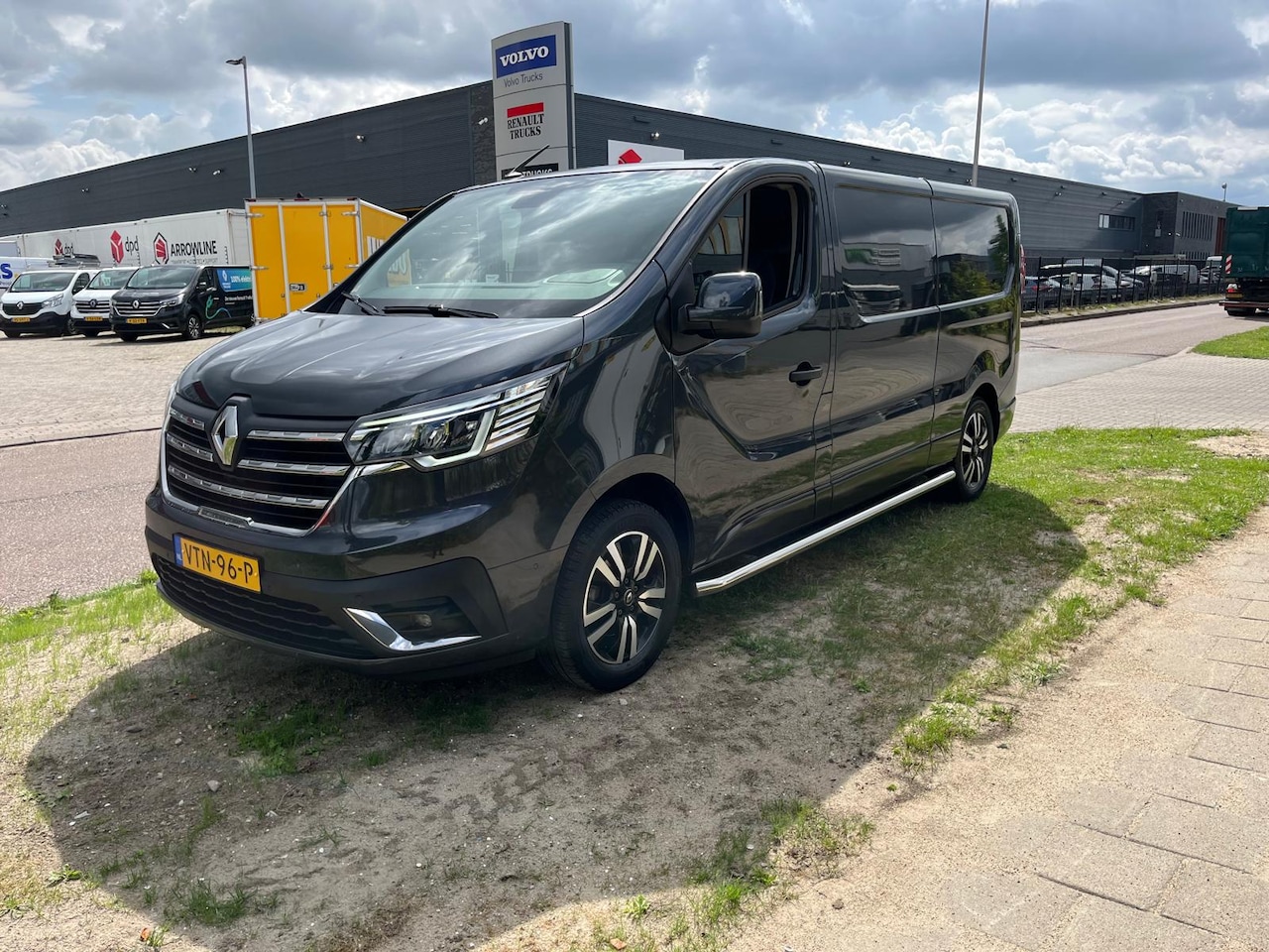 Renault Trafic - 2.0DCi T30 L2 H1, 150pk, Airco, Nav, Camera - AutoWereld.nl
