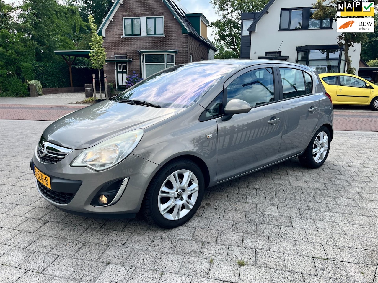 Opel Corsa - 1.4-16V Cosmo 5Drs 1eig Isofix Ecc Cruise Fietsdrager - AutoWereld.nl