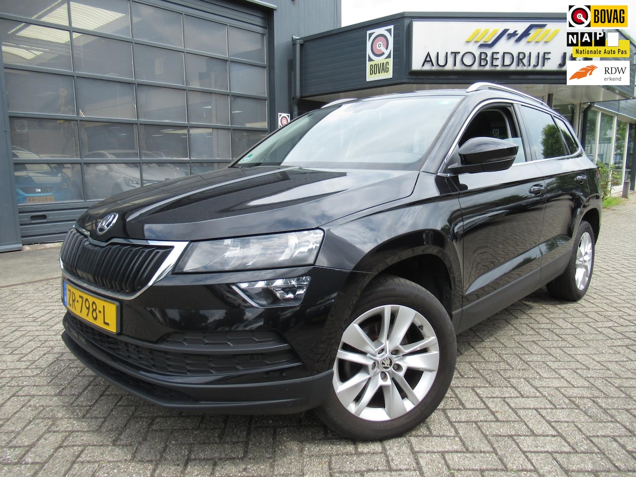 Skoda Karoq - 1.0 TSI Ambition Business/ Virtual Cockpit/ Carplay/ NAV/ 1e Eigenaar - AutoWereld.nl