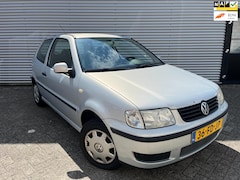 Volkswagen Polo - 1.4 Trendline