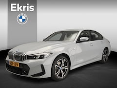 BMW 3-serie - Sedan 330e | M-Sportpakket | LED | Navigatie | Sportstoelen | Clima | cruise controle | DA