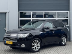 Mitsubishi Outlander - 2.0 PHEV Instyle | Leder | Schuifdak | Xenon | Keyless | Camera | Trekhaak