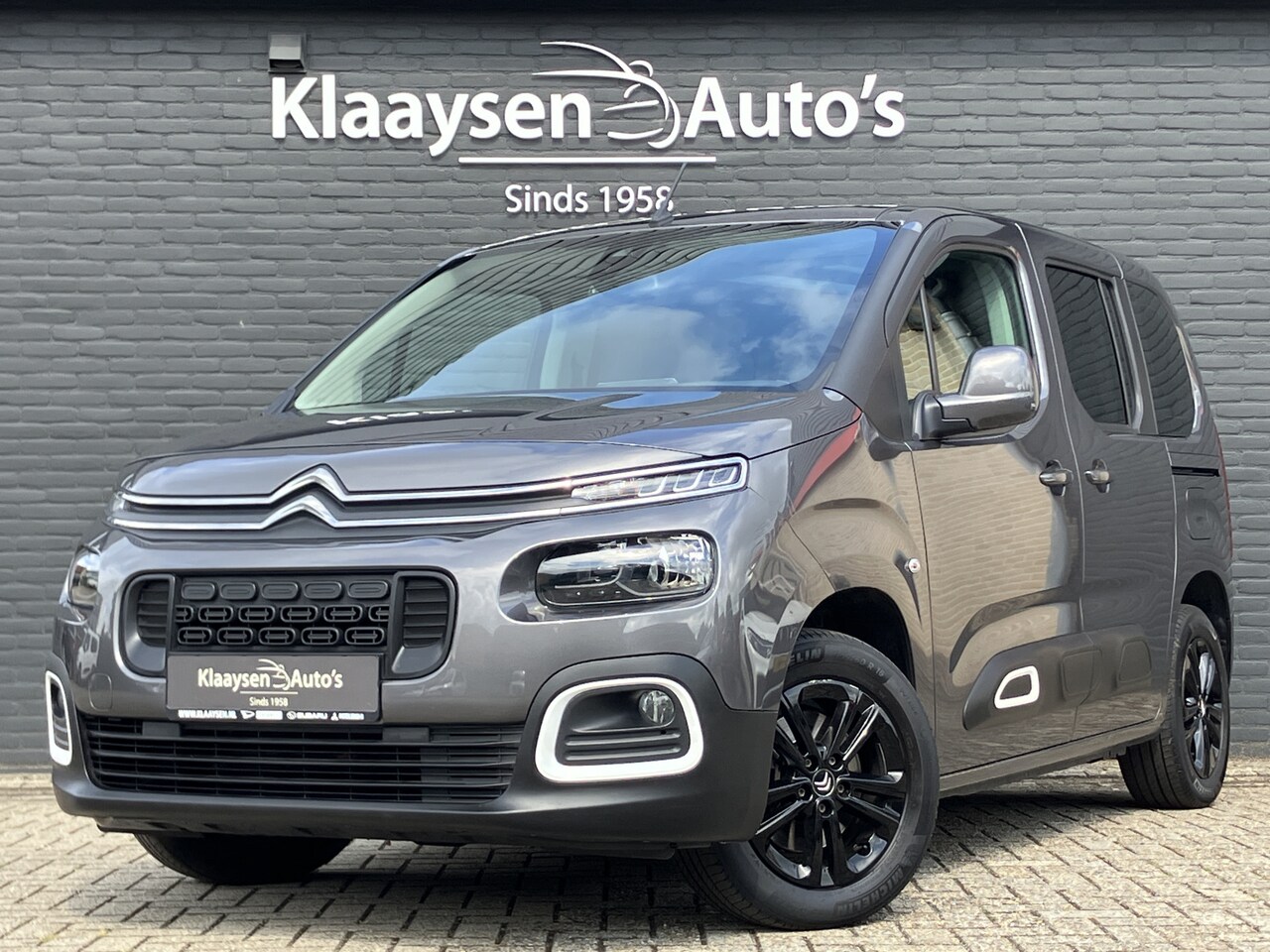 Citroën Berlingo - 1.2 PureTech Shine 130 pk AUT. | 1e eigenaar | navigatie | panoramadak | cruise control | - AutoWereld.nl