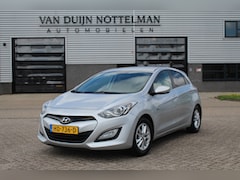 Hyundai i30 - 1.6 GDI i-Motion Plus / Navigatie / Camera / N.A.P