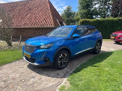 Peugeot 2008 - 1.2 PureTech Blue Lease Allure-Carplay-Camera-Navi-Trekhaak