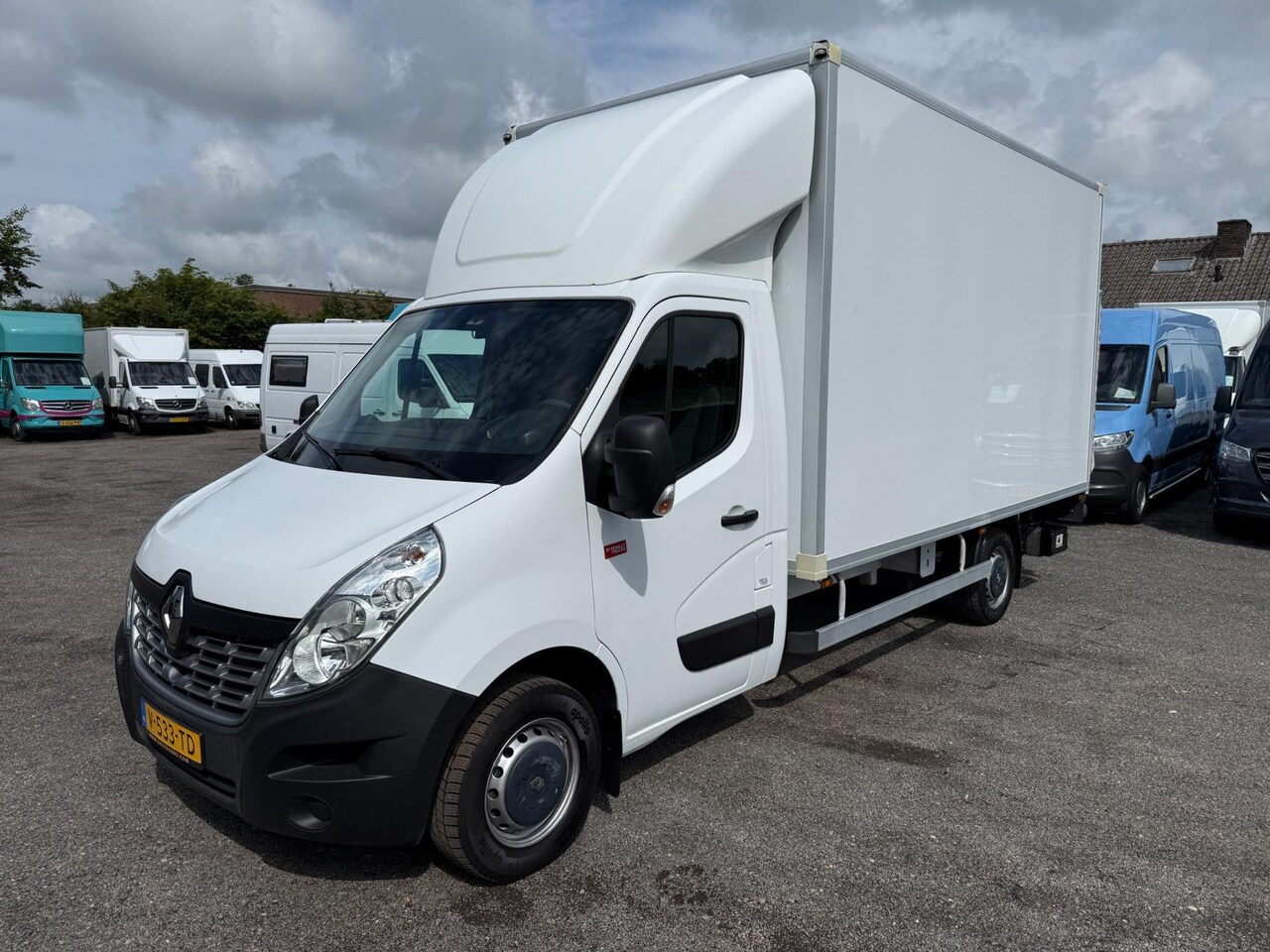 Renault Master - 2.3 dCi 131PK Bakwagen Laadklep Airco Cruise - AutoWereld.nl