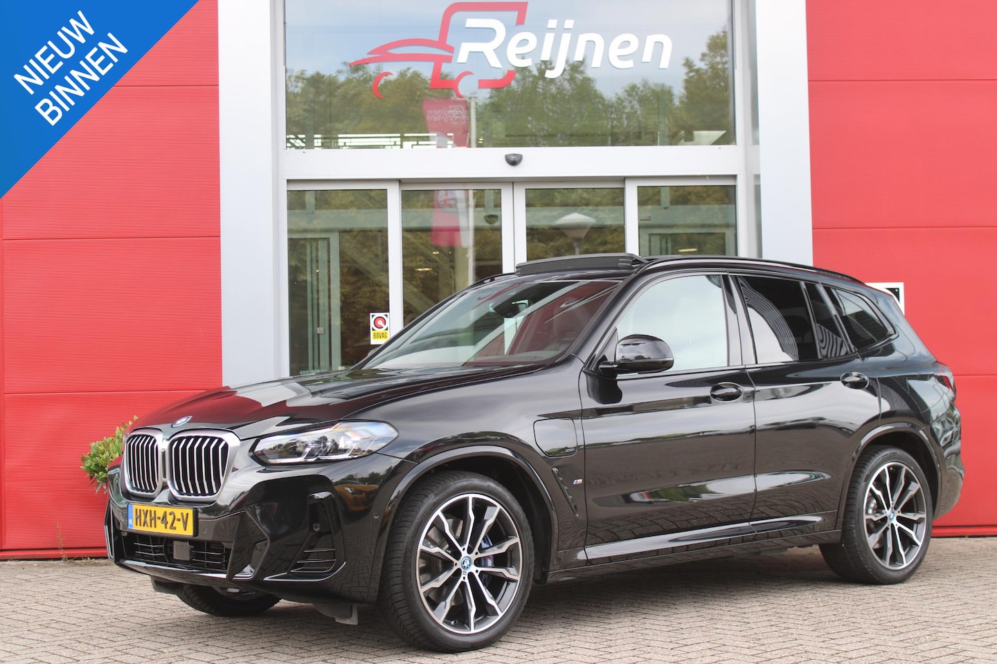 BMW X3 - xDrive30e 293PK HIGH EXECUTIVE | X-DRIVE | PANORAMISCH SCHUIF/KANTEL DAK | 20" LICHTMETALE - AutoWereld.nl