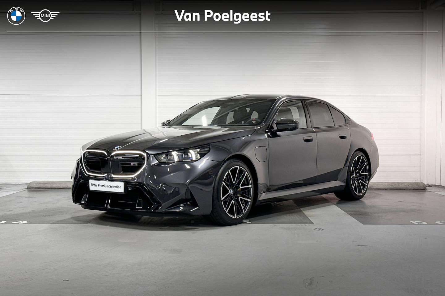 BMW M5 - Sedan | M-Drivers Pack | Carbon Pack incl Carbon Dak | Comfort Pack | Bowers&Wilkins | Dri - AutoWereld.nl
