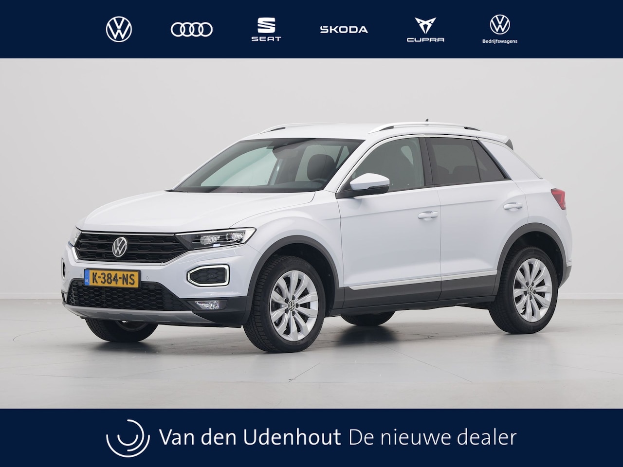 Volkswagen T-Roc - 1.5 TSI 150pk DSG Sport Navigatie Camera Acc Executive Getint glas 205 - AutoWereld.nl