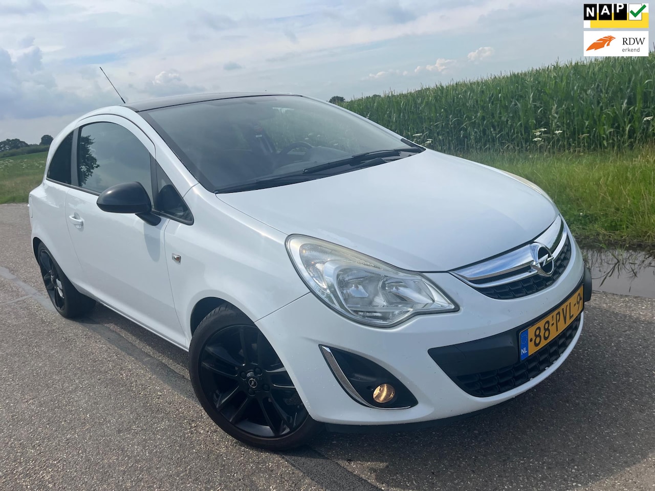 Opel Corsa - 1.4-16V OPC - line / 2011 met 140.000km nap - AutoWereld.nl