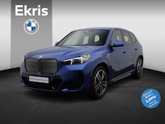 BMW iX1 - eDrive20 67 kWh M Sportpakket Pro | M Sportremsysteem Rot | Harman-Kardon | Head-Up Displa