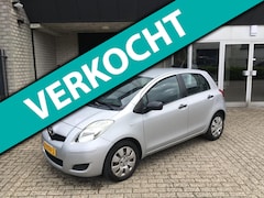 Toyota Yaris - 1.3 VVTi Comfort / 5 DEUREN / METALLIC LAK / APK 11 NOVEMBER 2025 / TREKHAAK