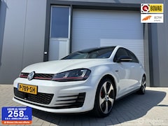Volkswagen Golf - 2.0 TSI GTI Performance, DSG, PANO, ACC