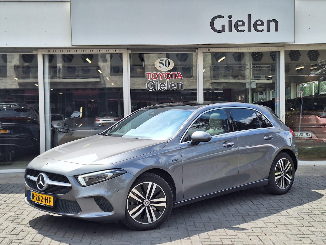 Mercedes-Benz A-klasse - A 250e 218pk Business Solution Luxury Limited | Pano-dak, Memory, Burmester, Sfeerverlicht - AutoWereld.nl