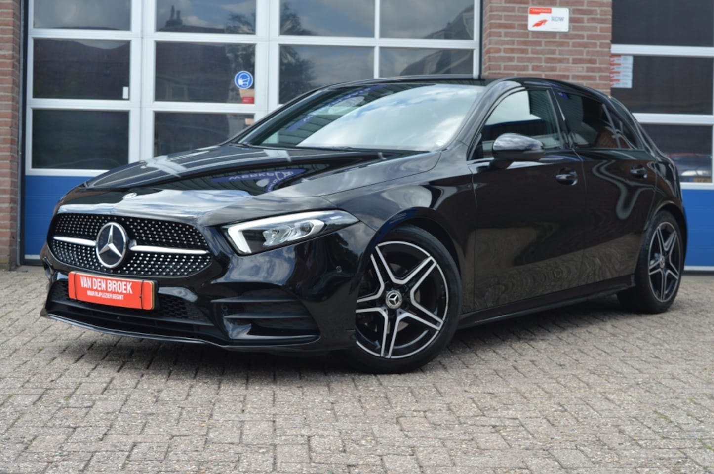 Mercedes-Benz A-klasse - 180 Solution AMG | AUT - CAMERA - NAVI - AutoWereld.nl