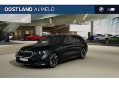 BMW 5-serie Touring - 530e M Sport Automaat / Panoramadak / Trekhaak / Bowers & Wilkins / Adaptief onderstel pro