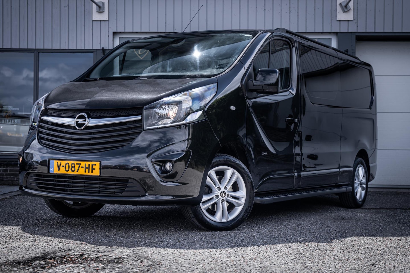 Opel Vivaro - 1.6 CDTI L2H1 Sport-Edition I 6-pers. I Carplay I Trekhaak I Camera I 1e-eig. I NAP - AutoWereld.nl