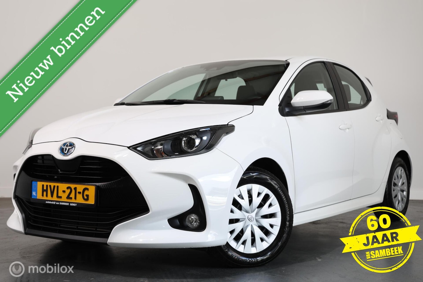 Toyota Yaris - 1.5 Hybrid 115 Business - CARPLAY - AIRCO - AutoWereld.nl