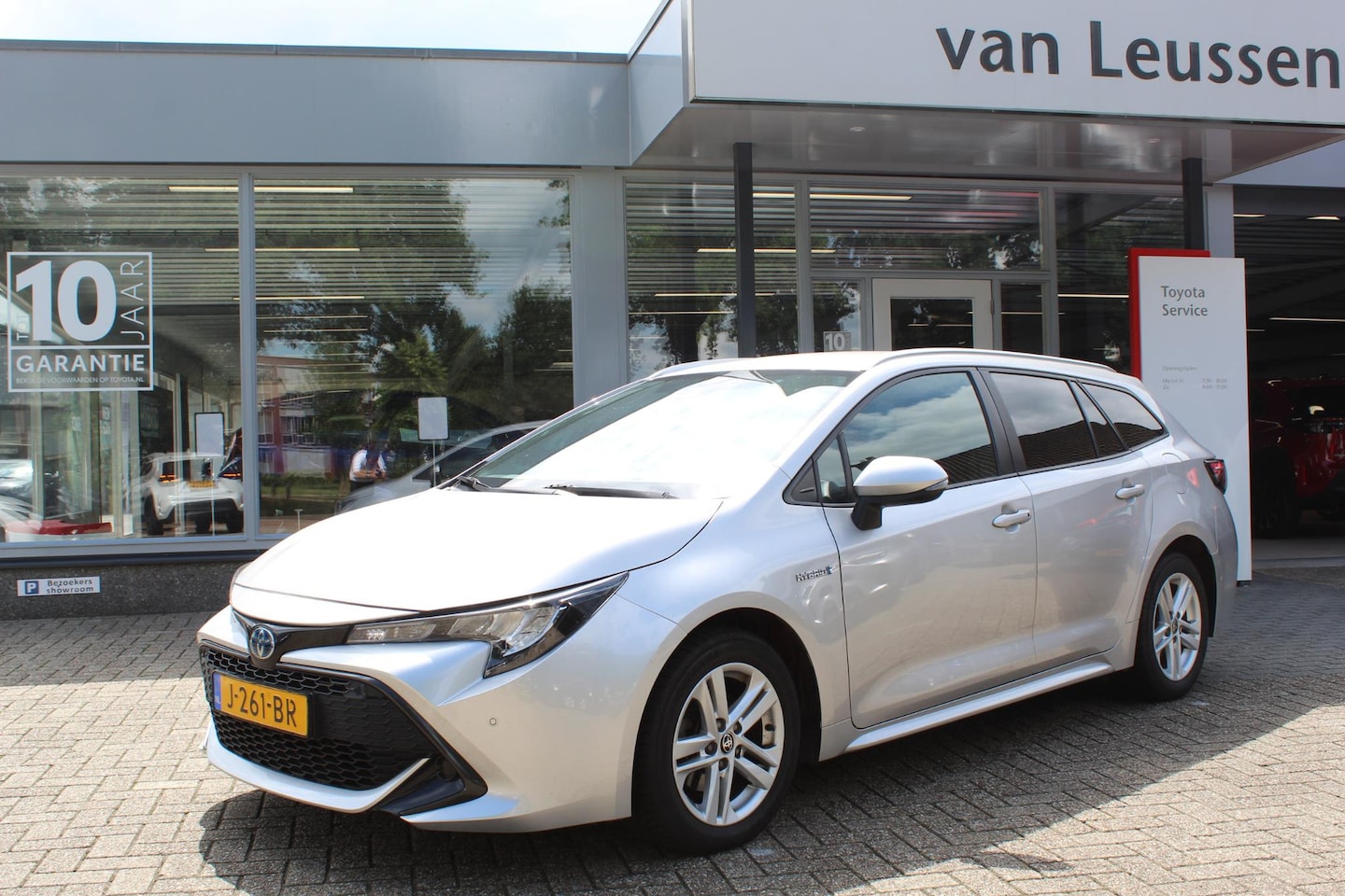 Toyota Corolla Touring Sports - 1.8 Hybrid BUSINESS APPLE/ANDROID LED KOPLAMPEN AD-CRUISE LM-VELGEN - AutoWereld.nl