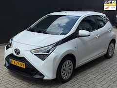 Toyota Aygo - 1.0 VVT-i x-play limited NAVI CAMERA NAP BOEKJES
