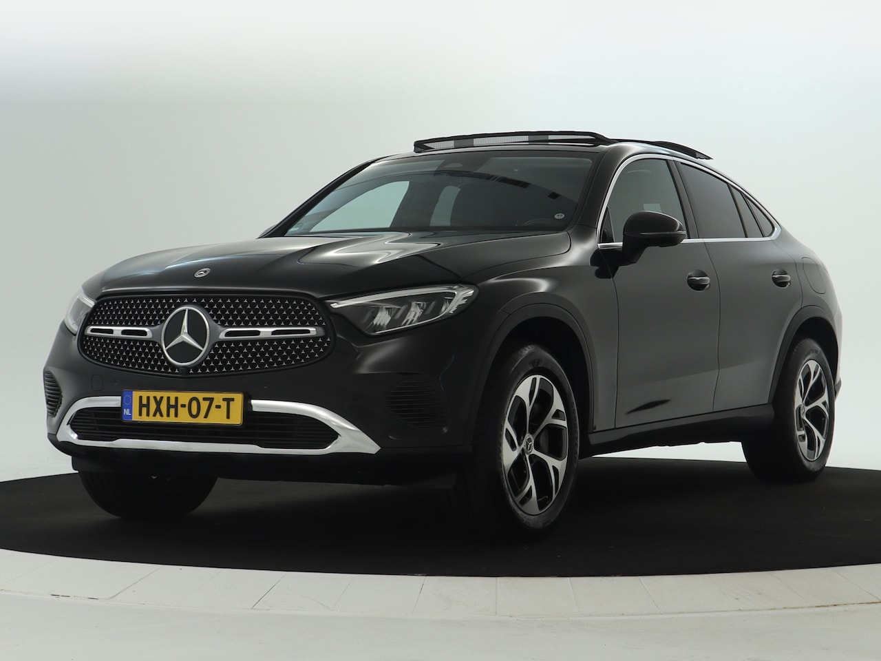Mercedes-Benz GLC-klasse Coupé - 300 e 4-MATIC Plug-In Hybride | Panoramadak | Memory | Stuur en Stoelverwarming | Dode Hoe - AutoWereld.nl
