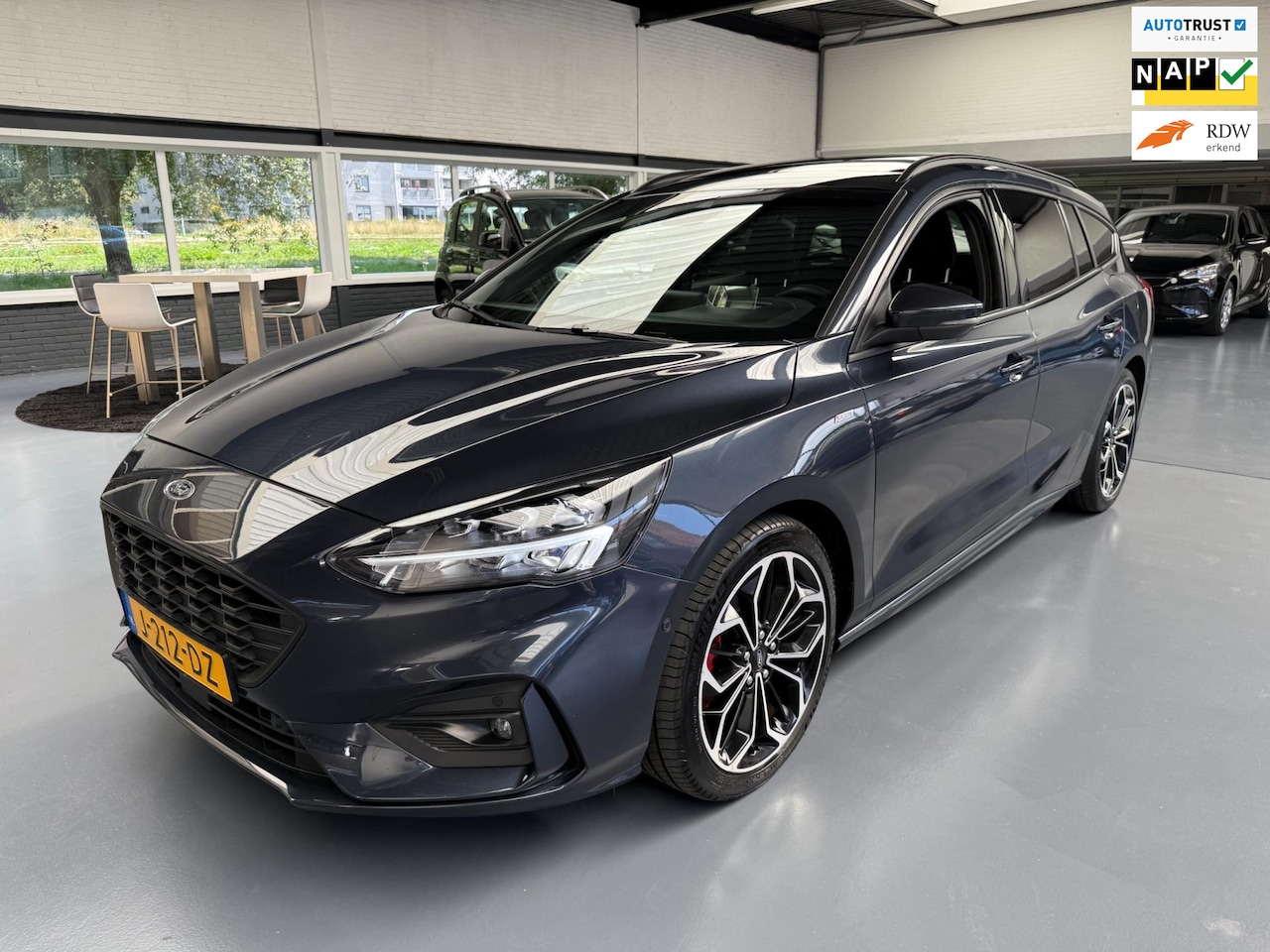 Ford Focus Wagon - 1.5 EcoBoost ST Line Business |Pano|HeadUp - AutoWereld.nl