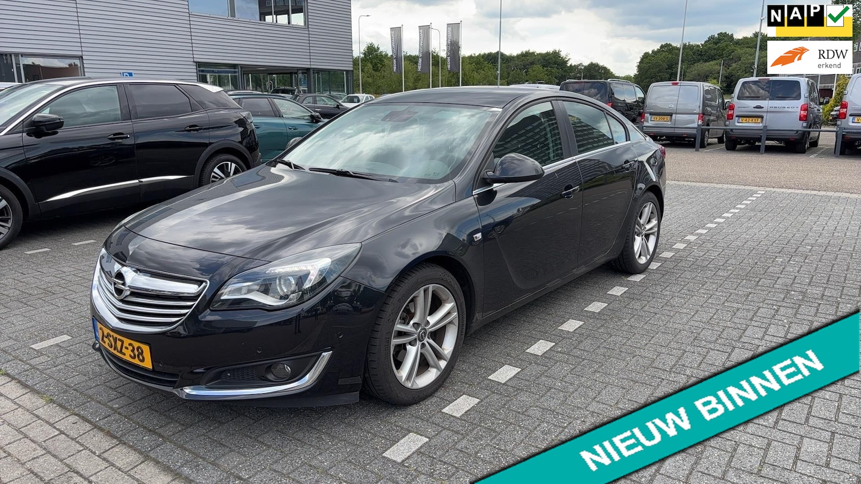 Opel Insignia - 1.4 T 140pk 5-deurs 2e eig. Clima Cruise Navi LED PDC Historie - AutoWereld.nl