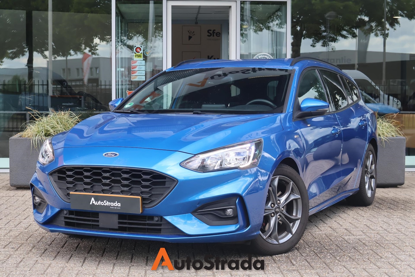Ford Focus Wagon - 1.5 ST-Line EcoBoost 182pk | Trekhaak | Carplay | Adaptive | Winter Pakket | Navi | Climat - AutoWereld.nl