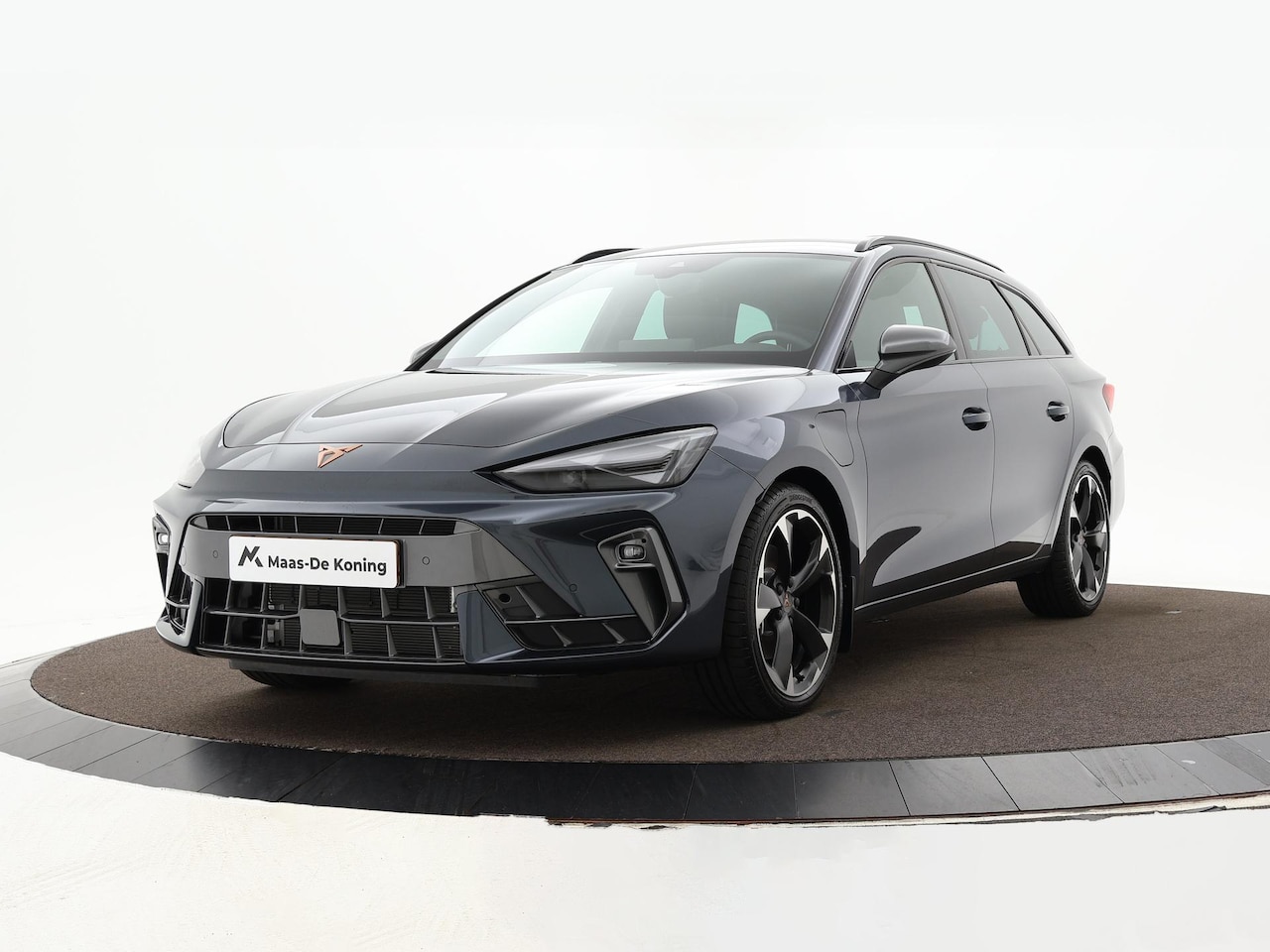 CUPRA Leon Sportstourer - 1.5 Tsi 204pk DSG e-Hybrid Business · Apple/Android Car Play · Camera · Elek. Trekhaak · E - AutoWereld.nl
